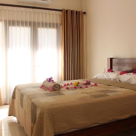 Hotel Kampoeng Senggigi Mangsit Exteriér fotografie